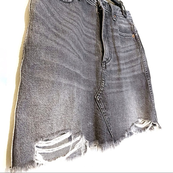 Abercrombie distressed denim skirt- SZ 4 - Picture 2 of 5